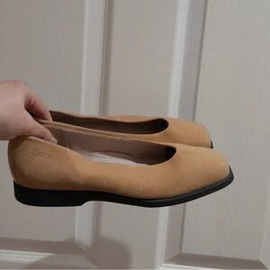 Ecco Women's Tan Flats